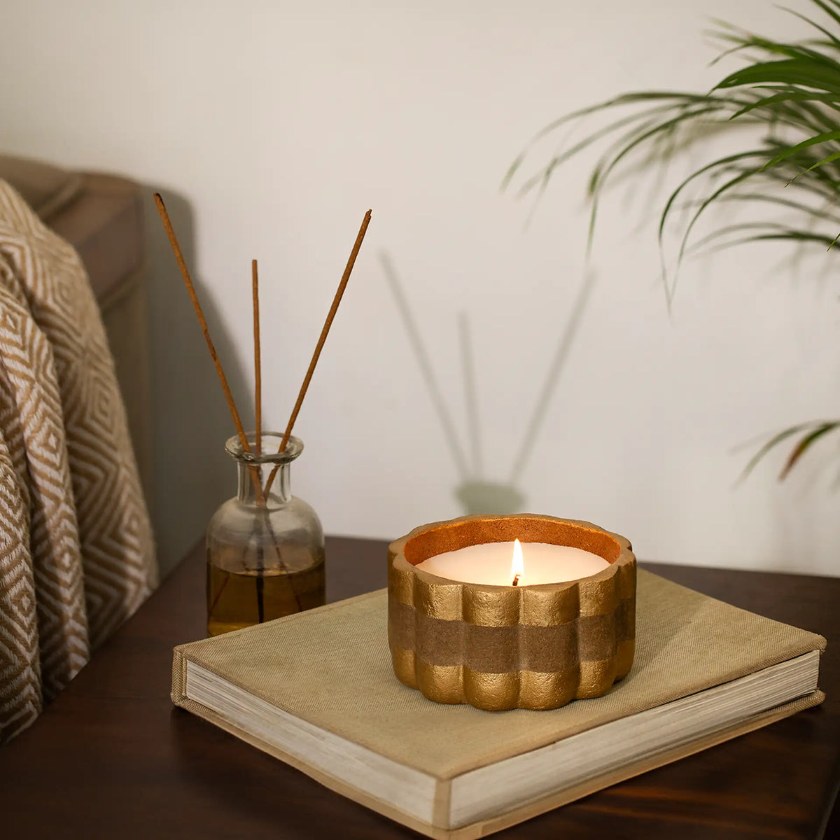 Gaudeep scallop candle large