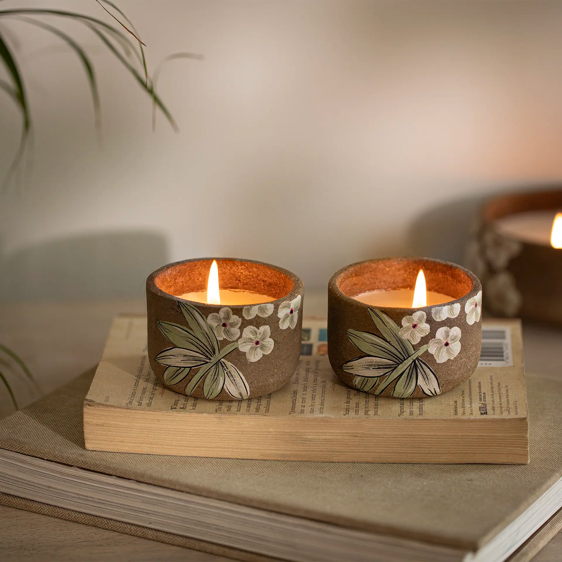 Gaudeep frangipani candle set of 2