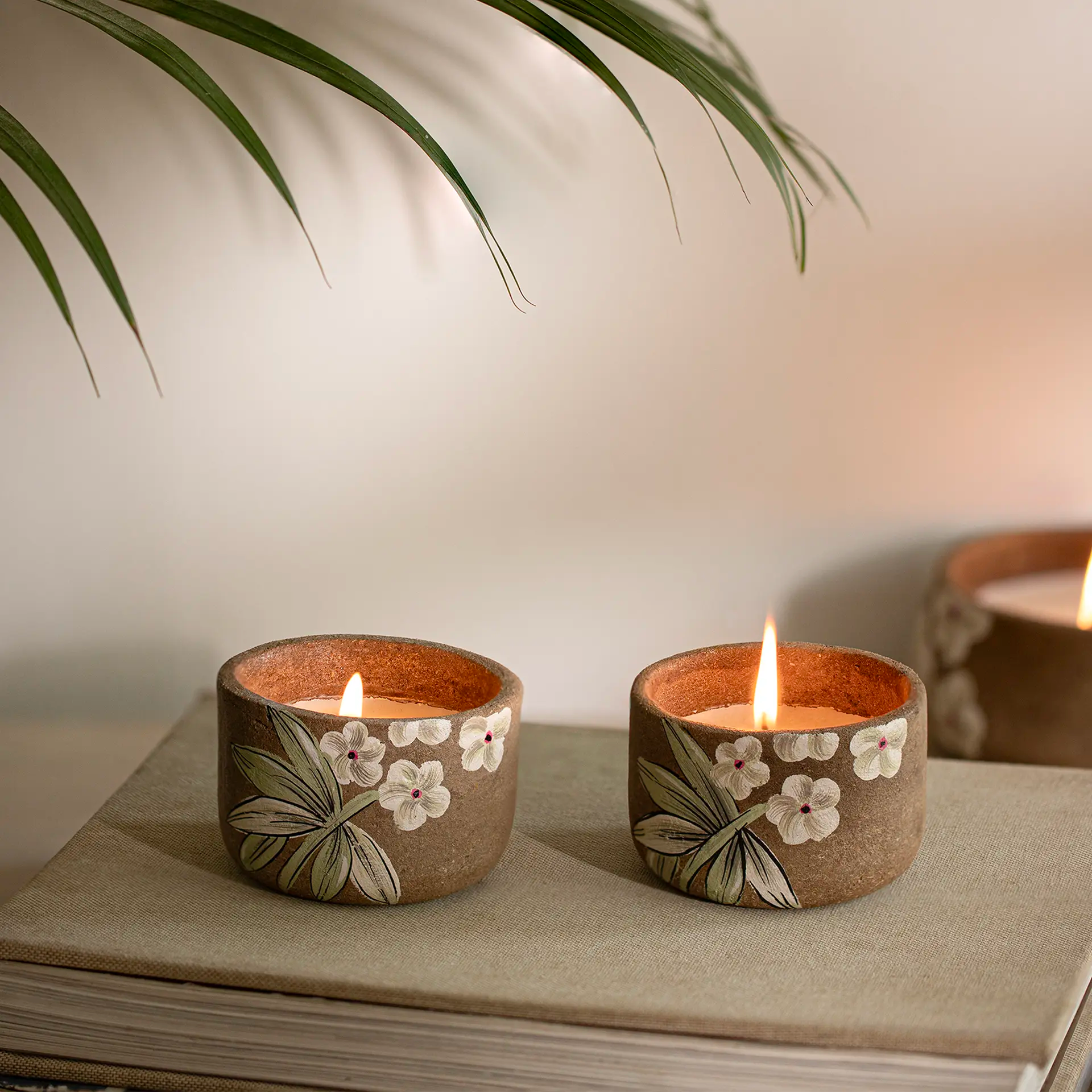 Gaudeep frangipani candle set of 2