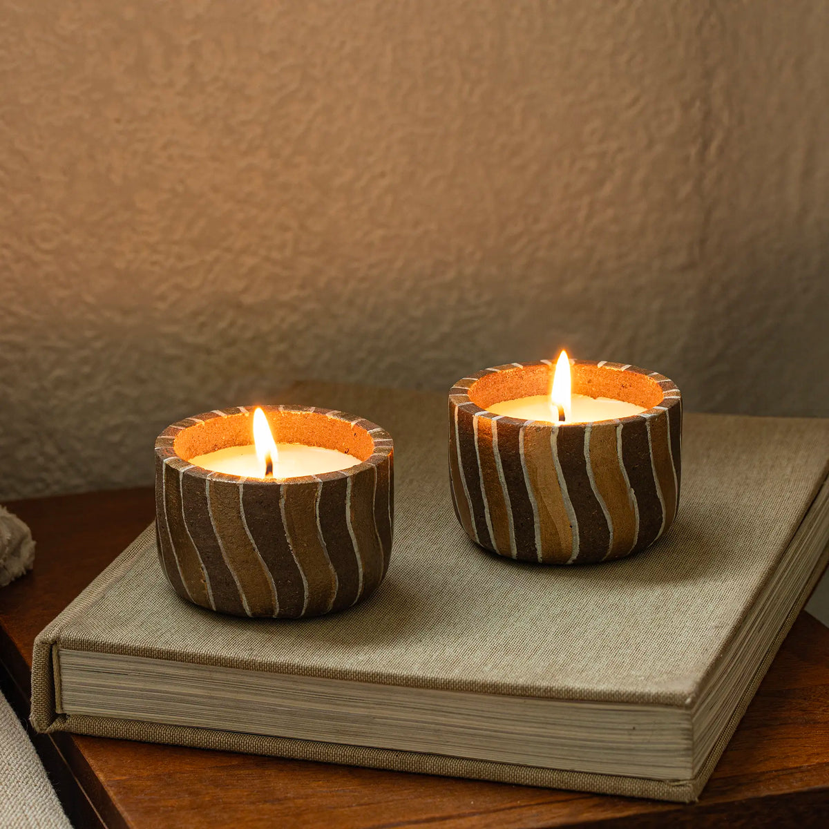 Gaudeep gold stripes candle set of 2