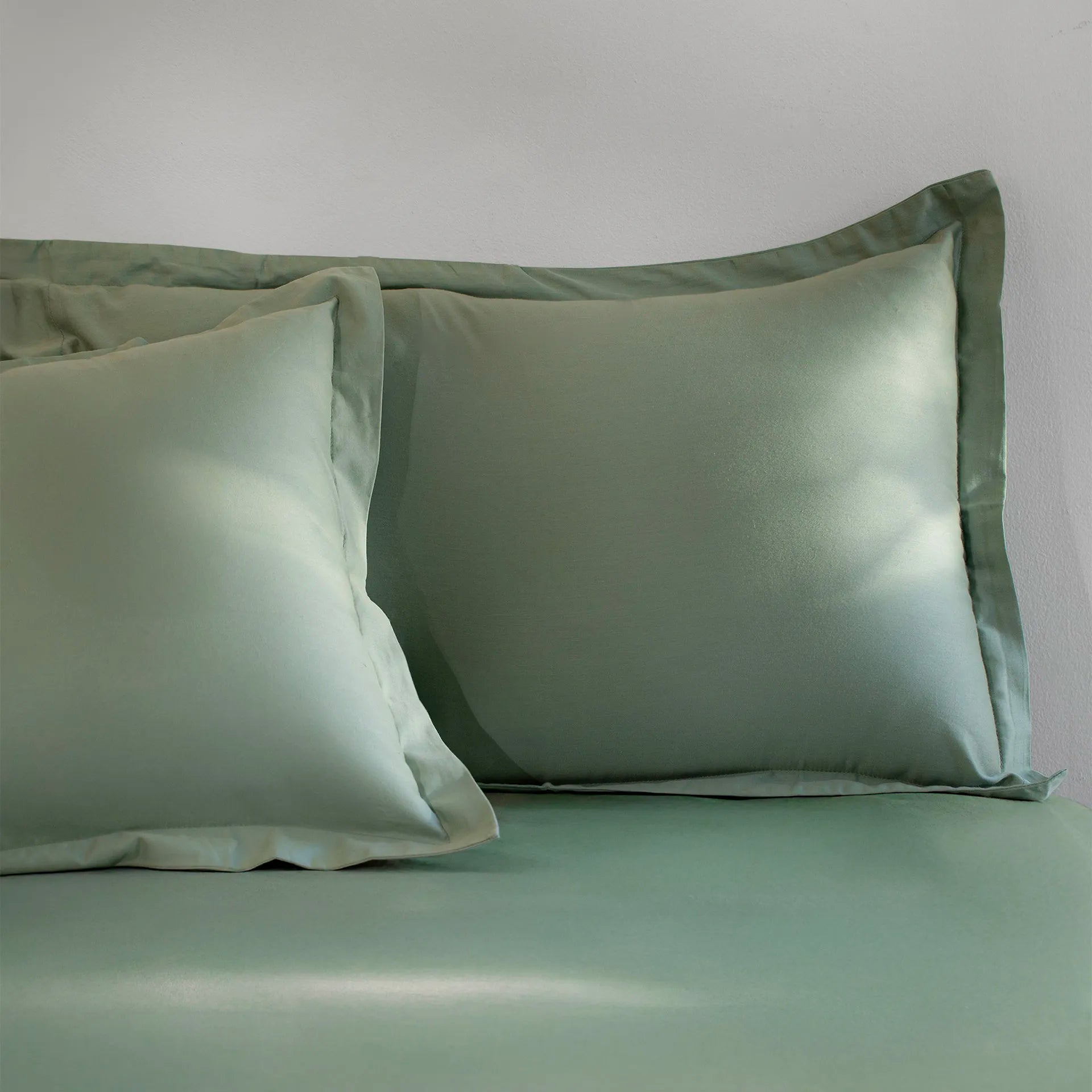 Double Besdsheet Set ( Sage Green)