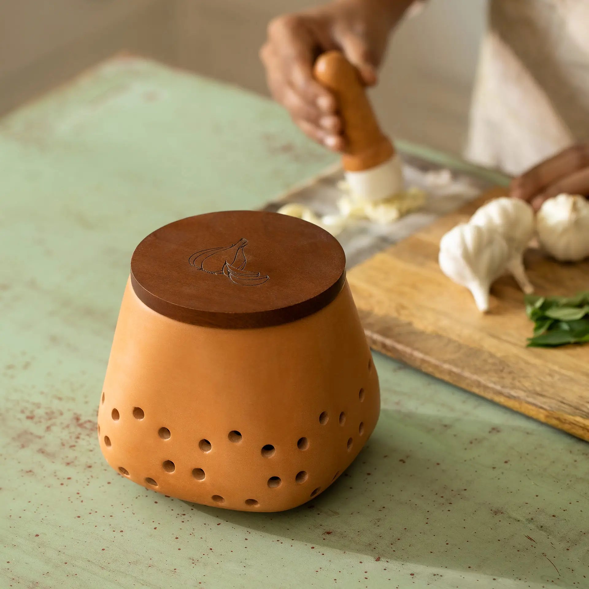 Dhara Terracotta Garlic Storage Jar with Wooden Lid